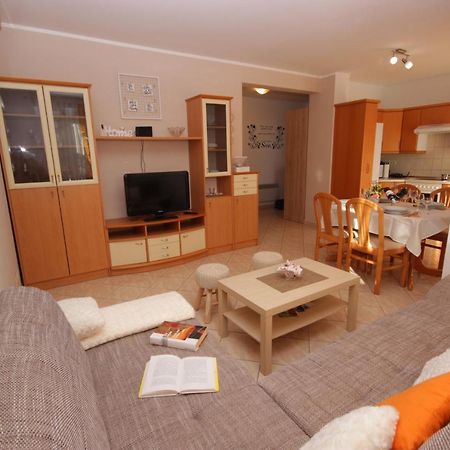 Apartment Ely Rabac Exterior foto