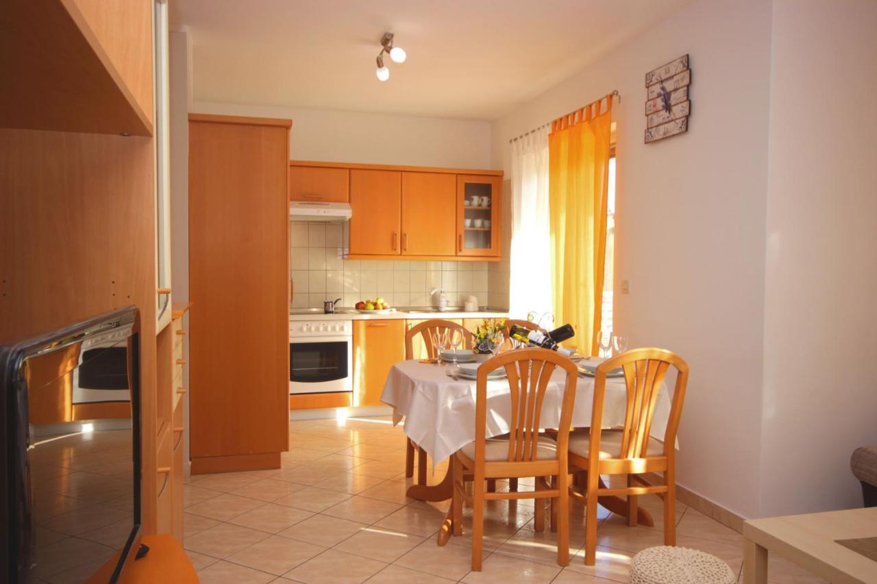 Apartment Ely Rabac Exterior foto