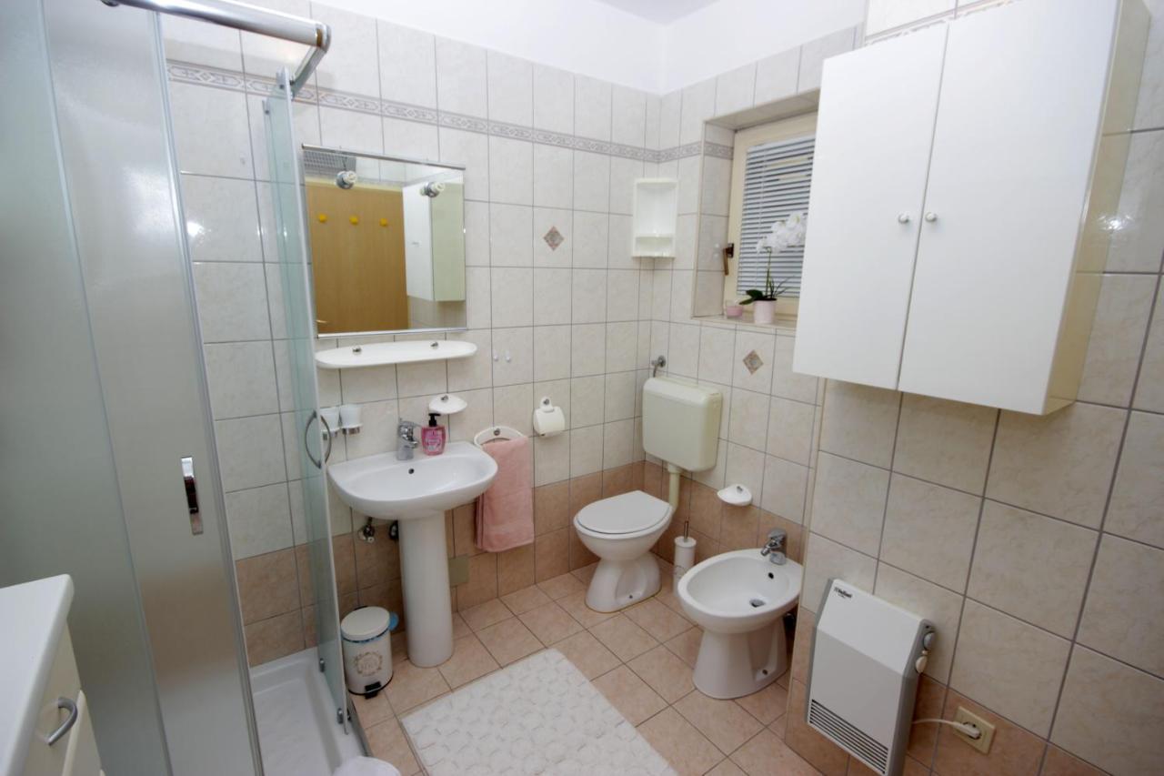 Apartment Ely Rabac Exterior foto