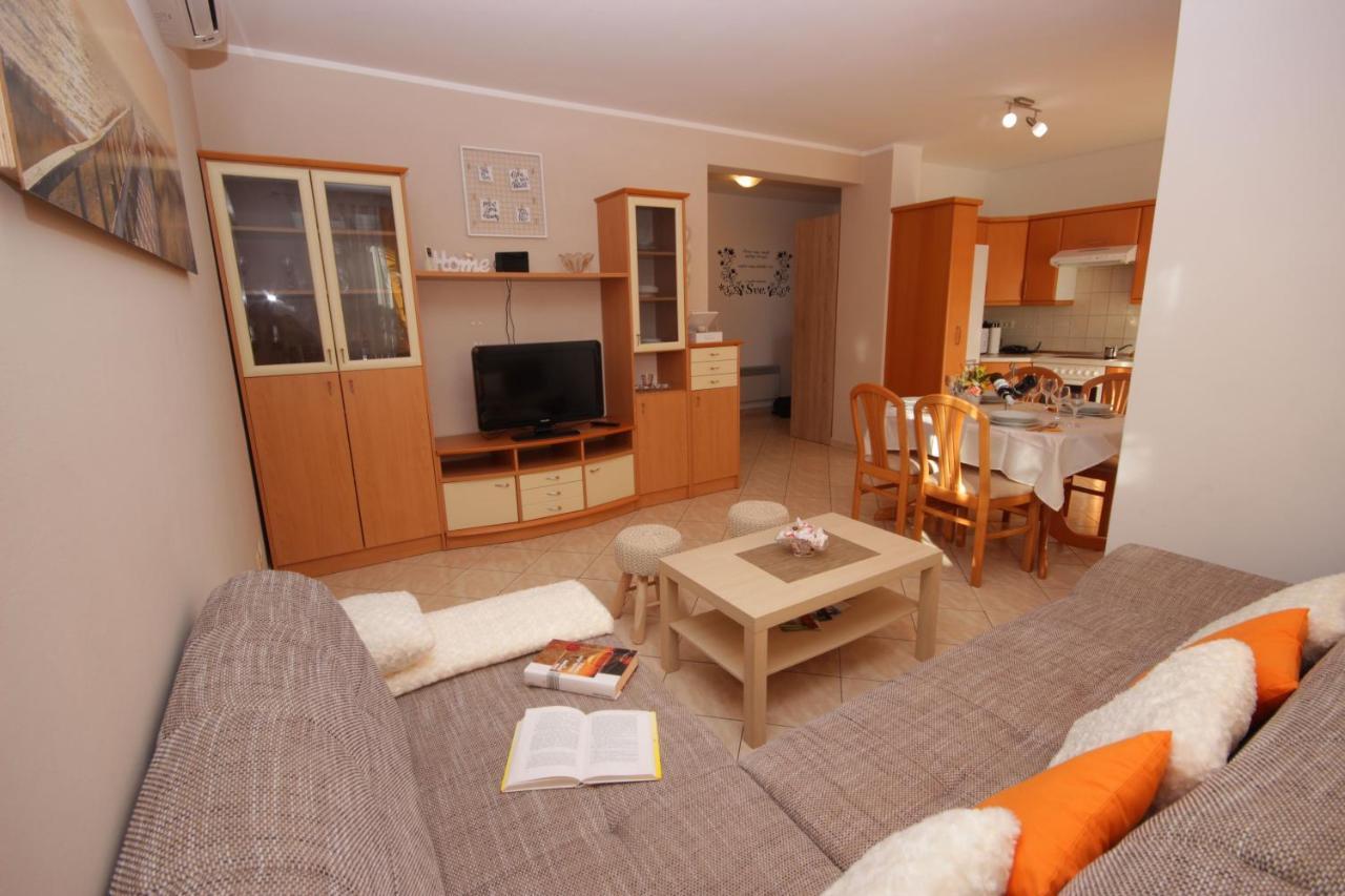 Apartment Ely Rabac Exterior foto